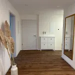 Neue Helle 4 Zimmerwohnung Mit Tiefgaragenparkplatz Apartman *