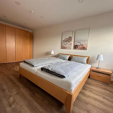 Neue Helle 4 Zimmerwohnung Mit Tiefgaragenparkplatz