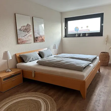 Neue Helle 4 Zimmerwohnung Mit Tiefgaragenparkplatz バート・フリードリヒスハル