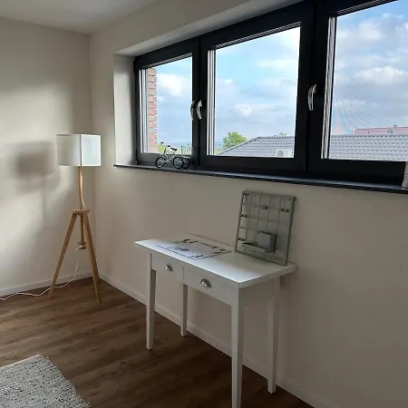 Neue Helle 4 Zimmerwohnung Mit Tiefgaragenparkplatz * バート・フリードリヒスハル