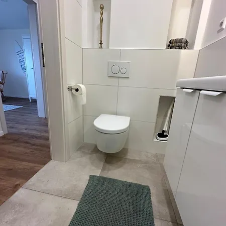 Neue Helle 4 Zimmerwohnung Mit Tiefgaragenparkplatz アパート バート・フリードリヒスハル